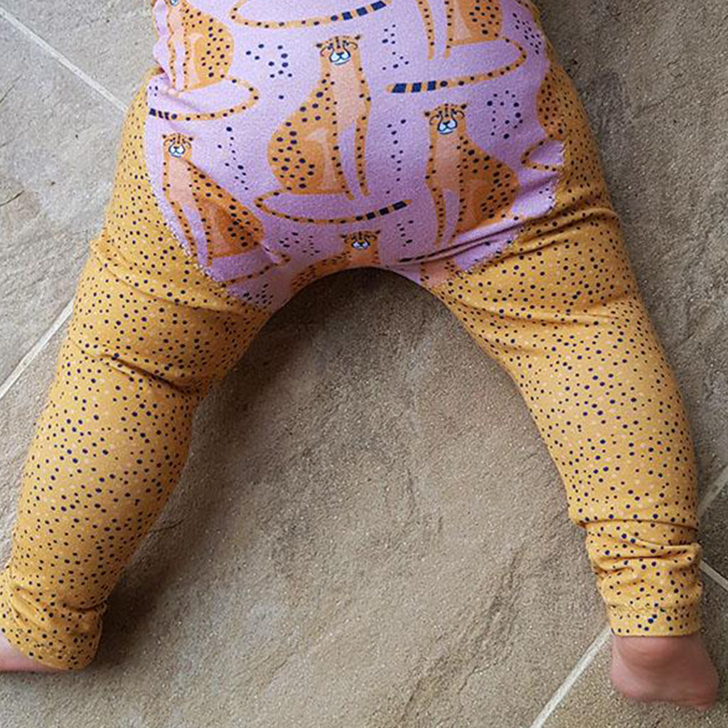 Baby Leggings FREE sewing pattern (3 to 18 months) + video - Sew Modern Kids